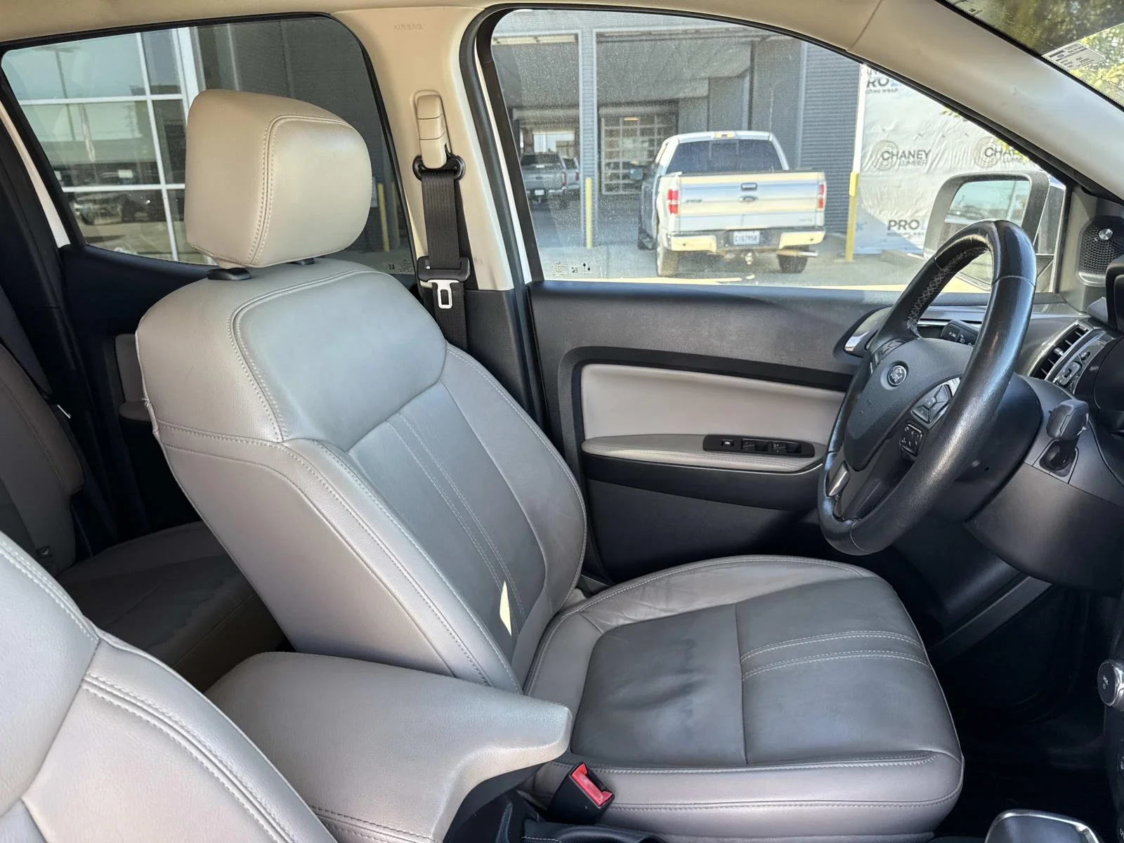 Certified Used 2020 White Platinum Tri-Coat Metallic Ford LARIAT image 10