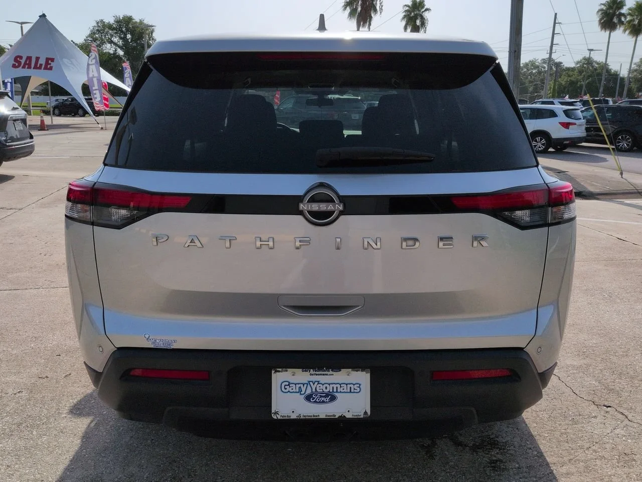 Used 2022 Brilliant Silver Metallic Nissan S image 5