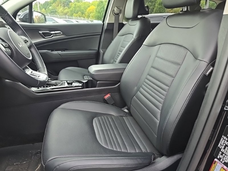 Used 2025 Black Kia SX-Prestige image 11