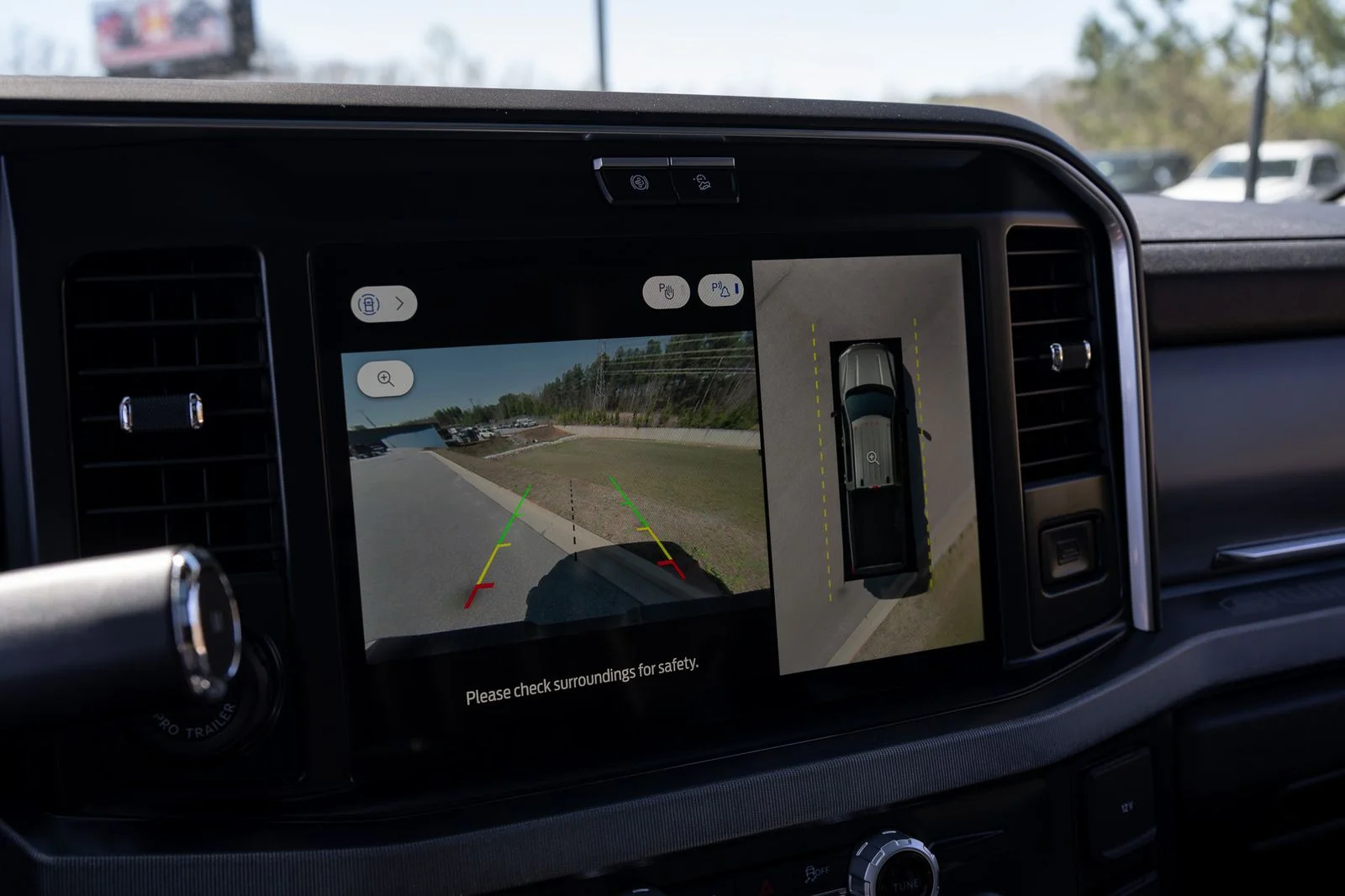 2025 Ford F-450 Super Duty Platinum - Photo 44