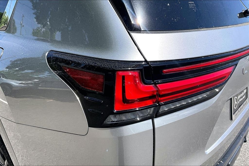 Used 2023 Silver Lexus 600 F SPORT image 19