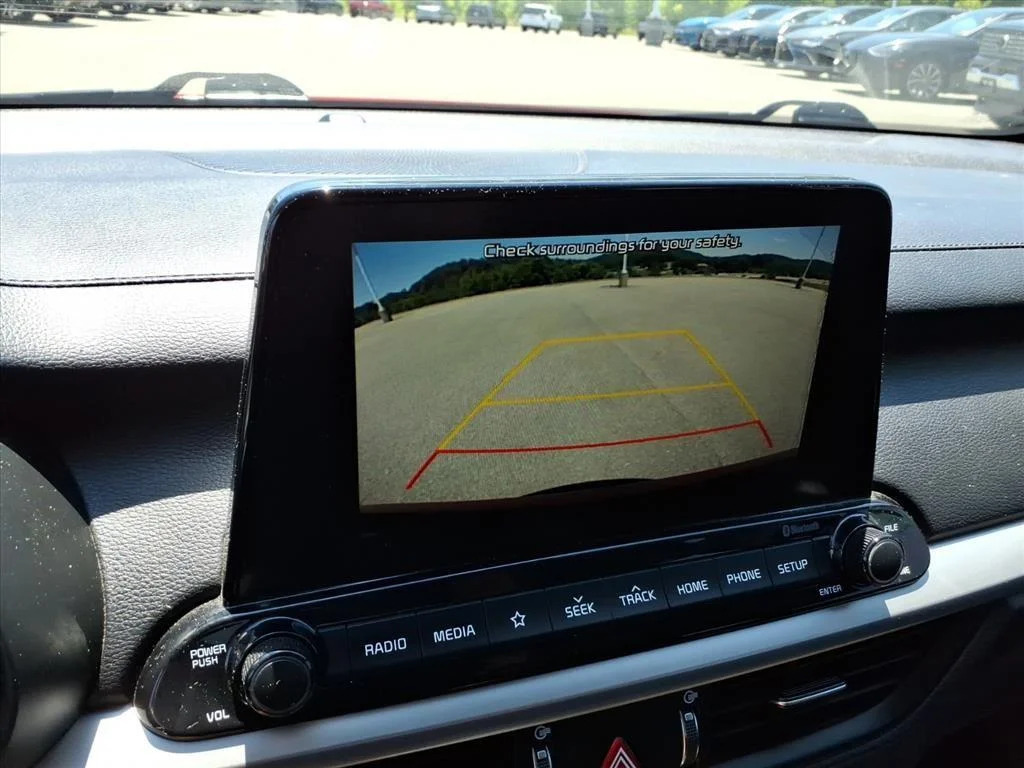 Used 2020 Currant Red Kia LXS image 21