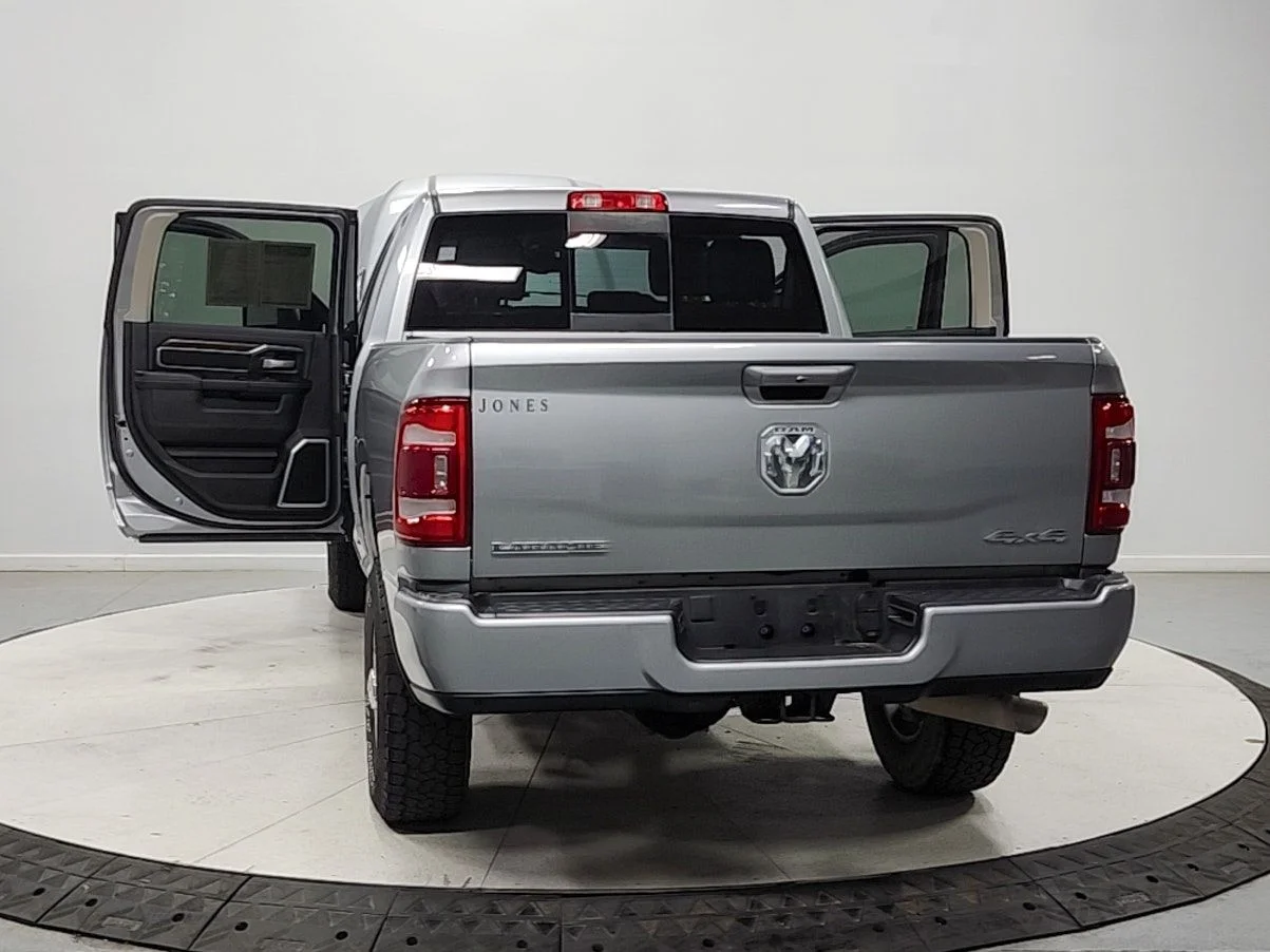 Used 2024 Silver Ram Laramie image 14