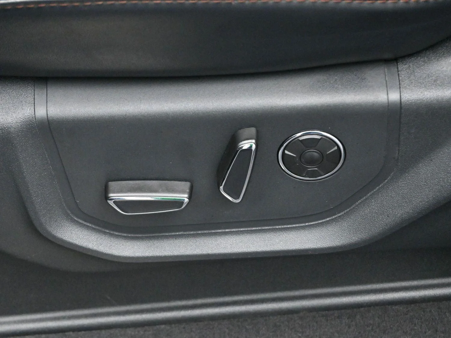 Used 2022 Antimatter Blue Metallic Ford Platinum image 16
