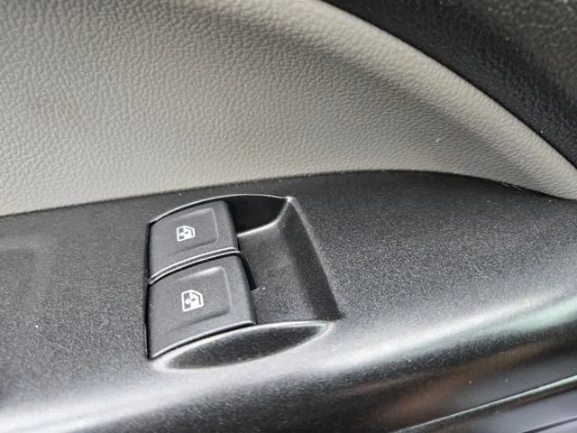 Used 2022 Dynamic Blue Metallic GMC Elevation Standard image 36