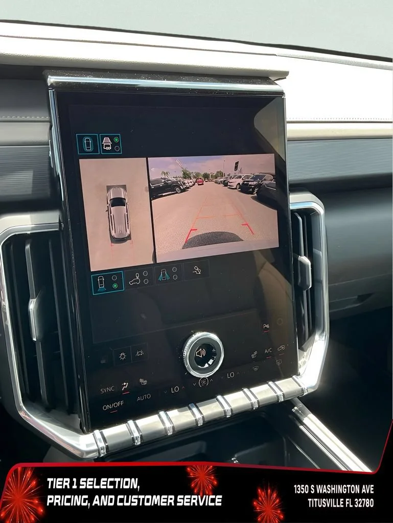 New 2026 Glacier White Tricoat GMC Elevation image 38