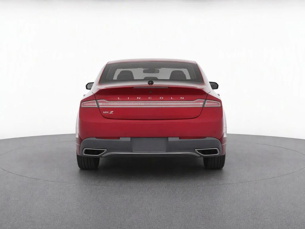 Used 2017 Red Lincoln Reserve image 6