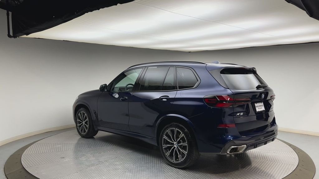 Used 2025 Blue BMW xDrive40i image 4