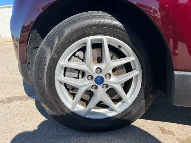 Used 2022 Red Ford SEL image 17