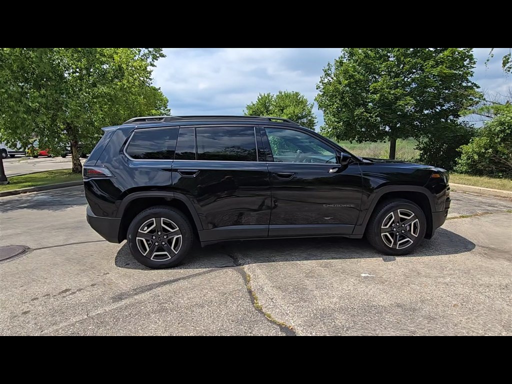 2026 Jeep Cherokee Laredo - Photo 10