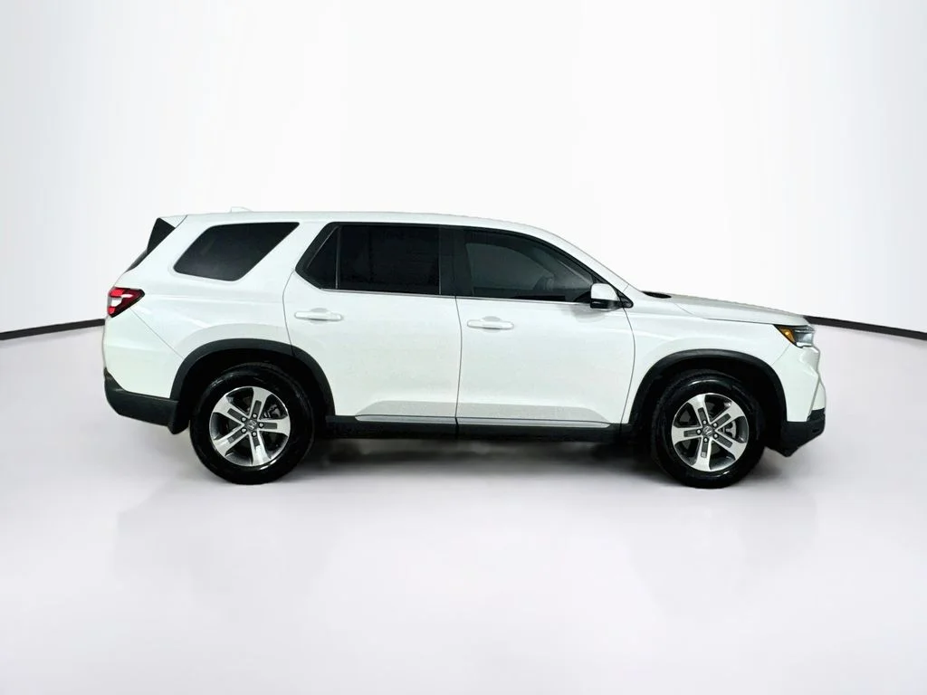 Certified Used 2024 Platinum White Pearl Honda EX-L image 9