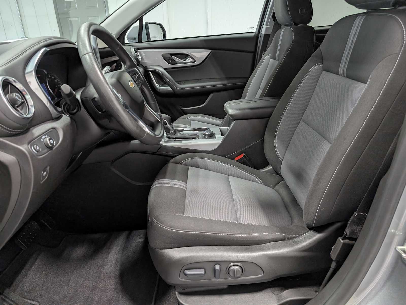 Used 2024 Sterling Gray Metallic Chevrolet LT image 4
