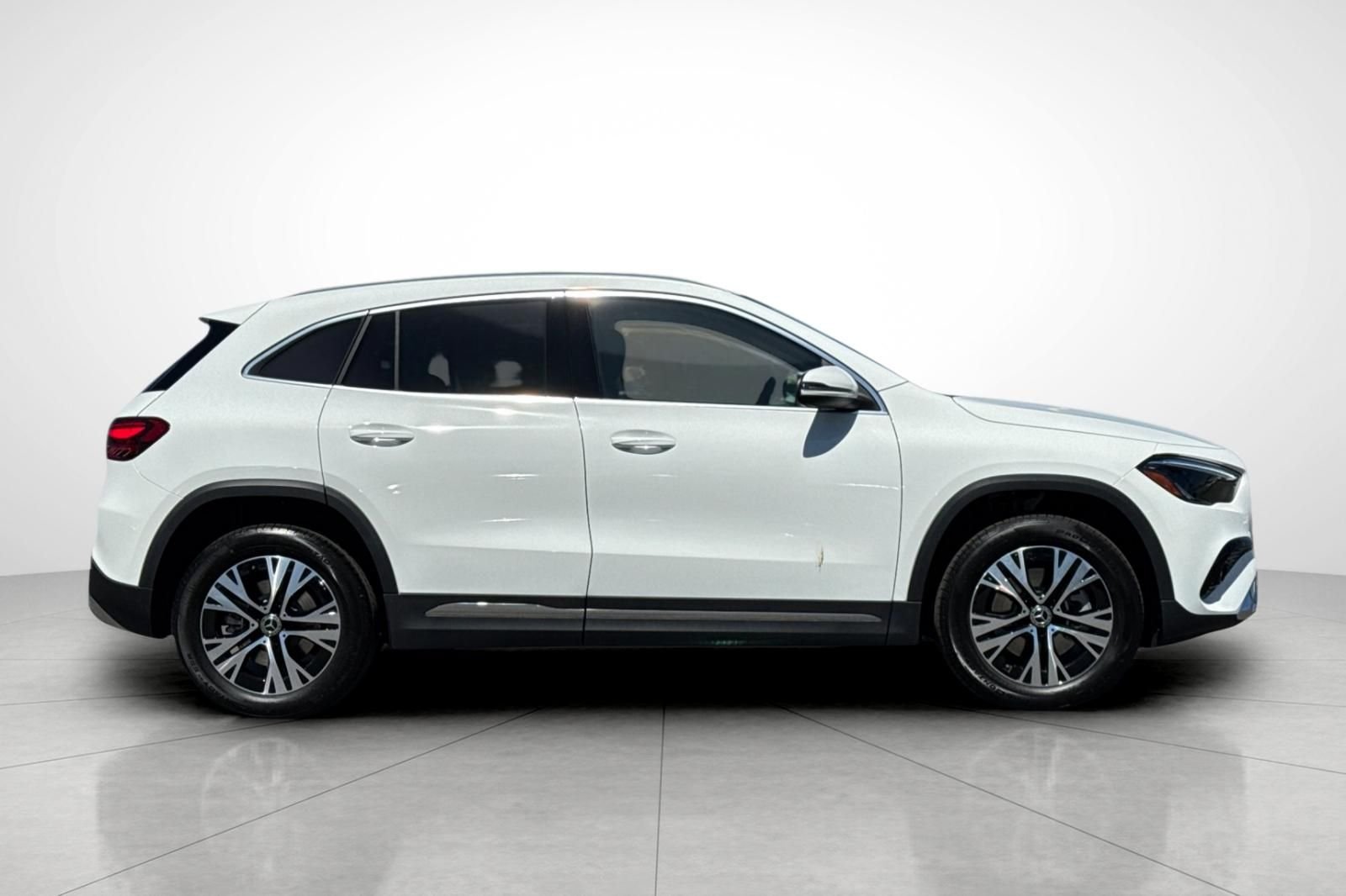 New 2026 Polar White Mercedes-Benz GLA 250 image 30