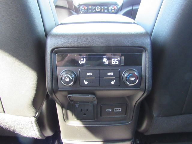 Used 2023 White Frost Tricoat GMC SLT image 28