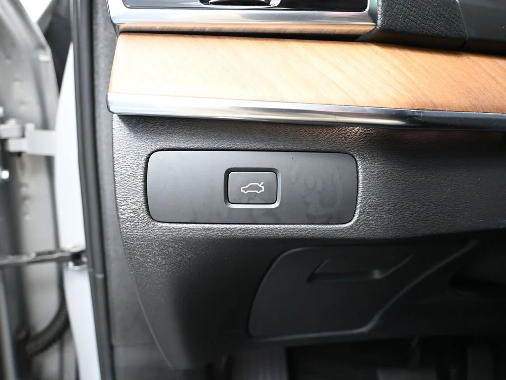2024 Volvo XC90 Plus - Photo 33