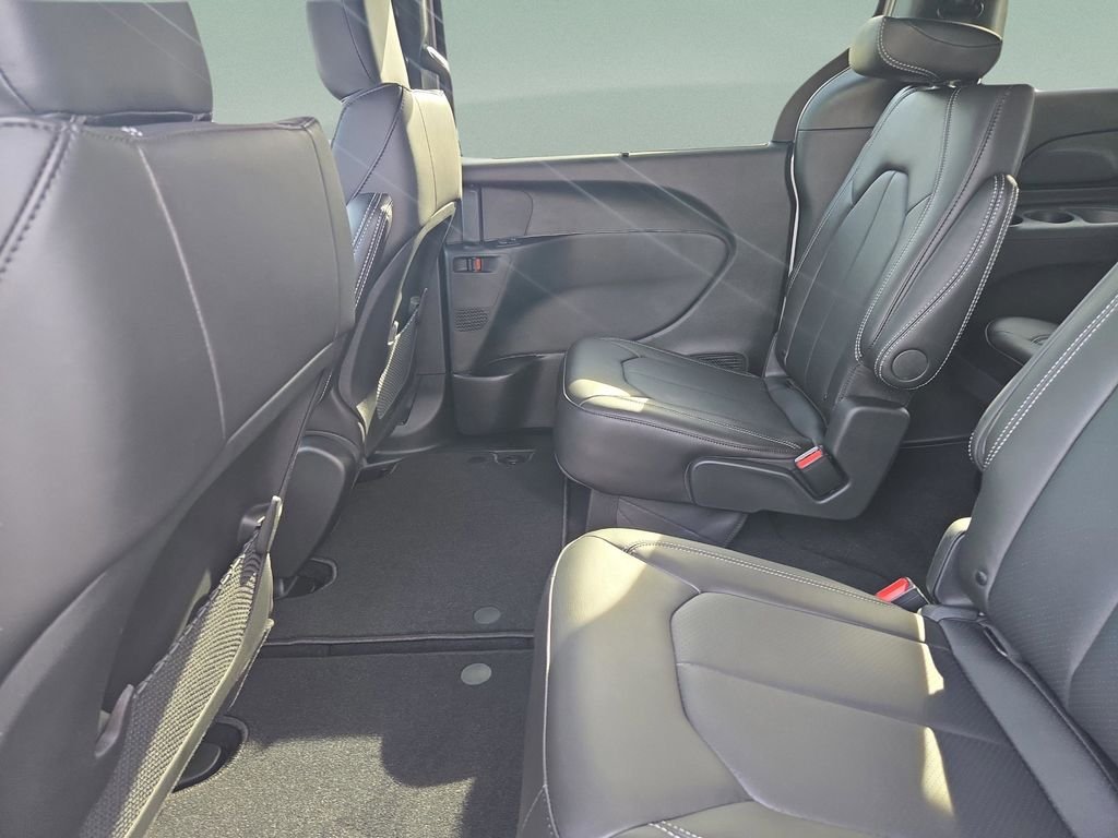 New 2026 Silver Chrysler LX image 28