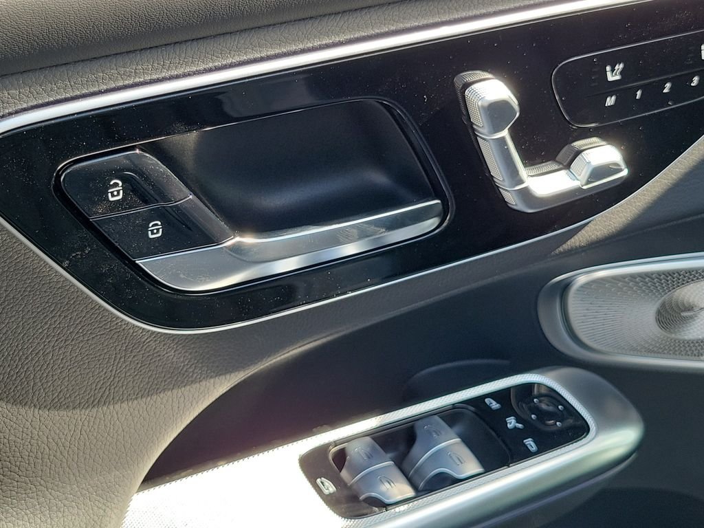 New 2027 MANUFAKTUR Alpine Grey Mercedes-Benz GLC 300 image 17