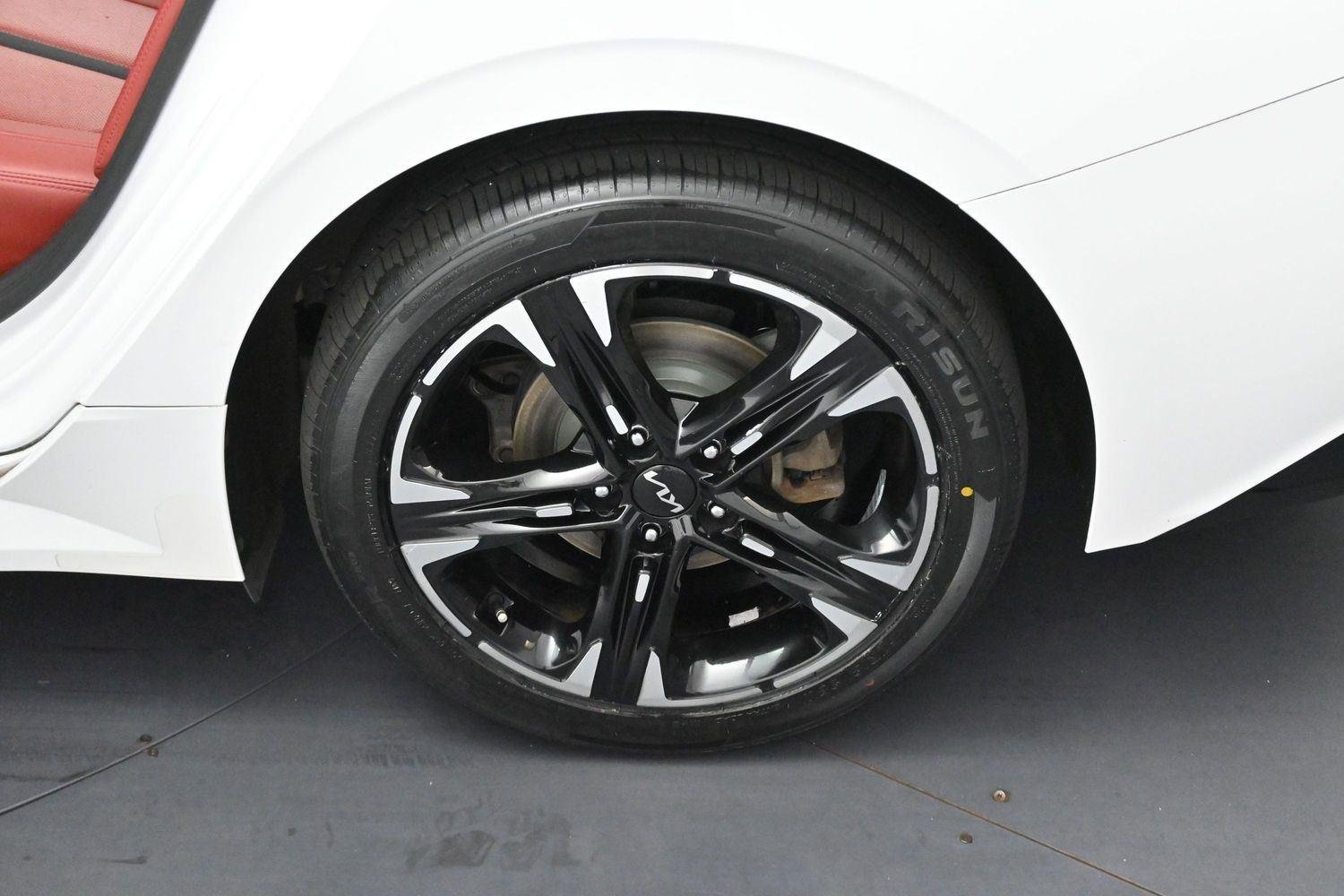 Used 2022 Glacial White Pearl Kia GT-Line image 32