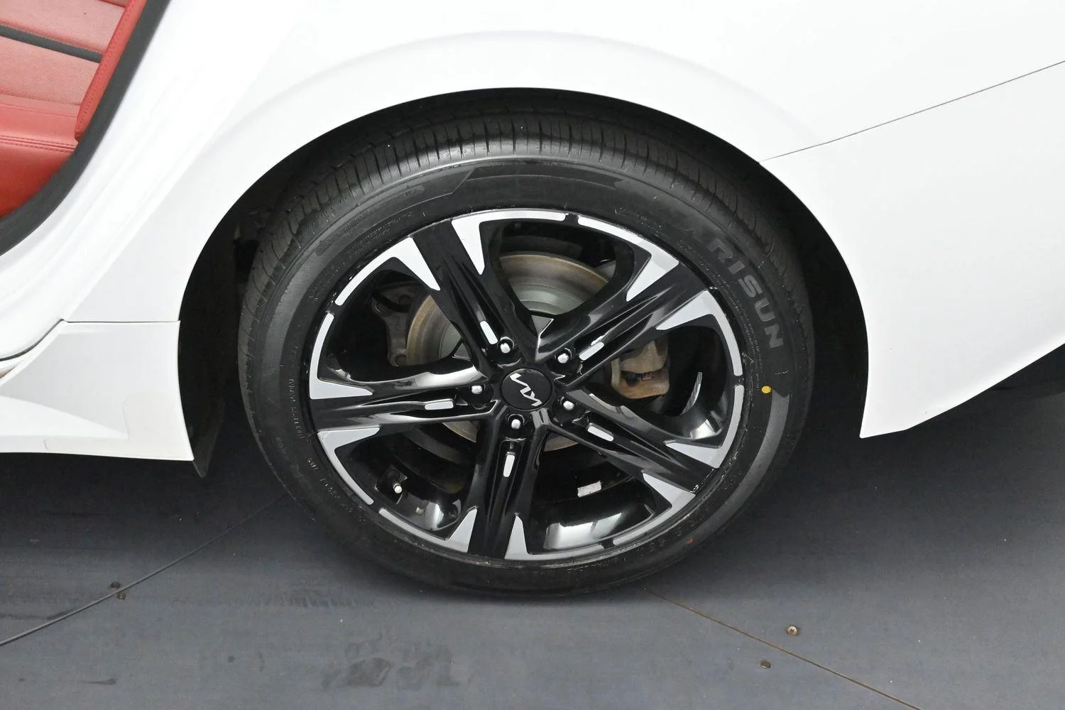 Used 2022 Glacial White Pearl Kia GT-Line image 32