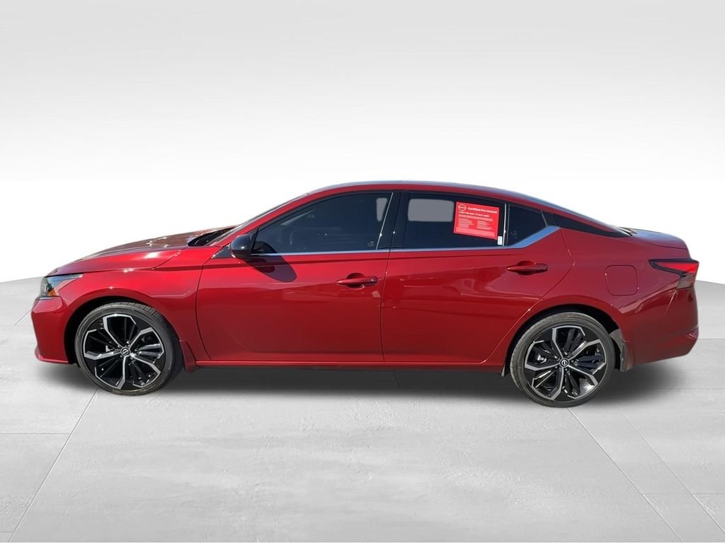 Used 2024 Red Nissan 2.5 SR image 5