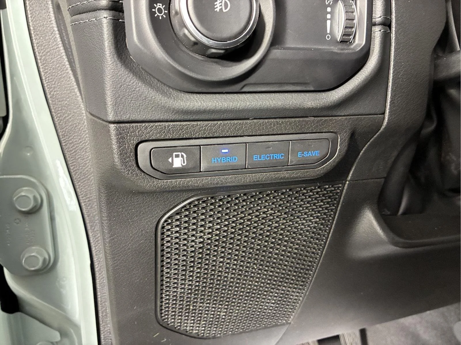 Used 2024 Earl Clearcoat Jeep Sahara image 29