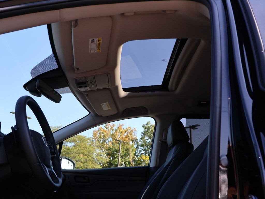 Used 2025  Honda EX-L image 33