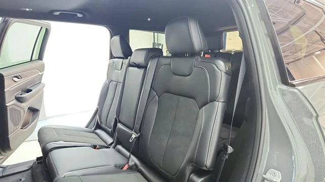 New 2027 Sting-Gray Clear-Coat Paint Jeep Laredo Altitude image 20