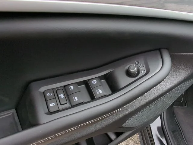New 2026 Black Jeep Altitude image 13