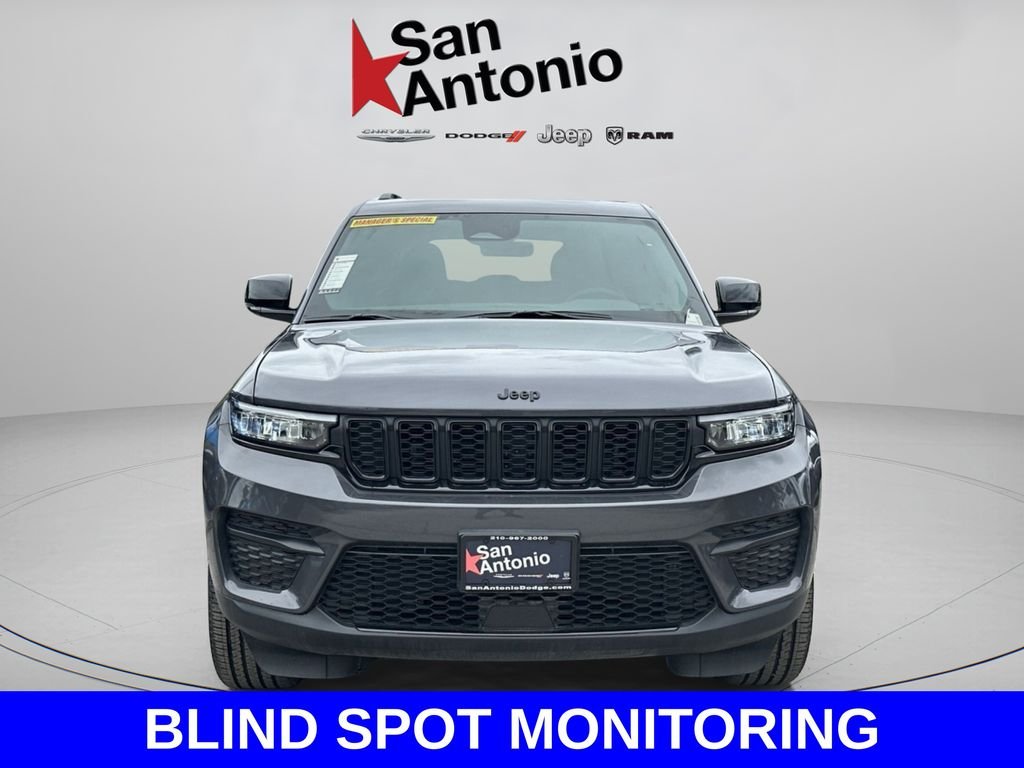 New 2025 Baltic Gray Metallic Clear-Coat Exterior Paint Jeep Altitude X image 4