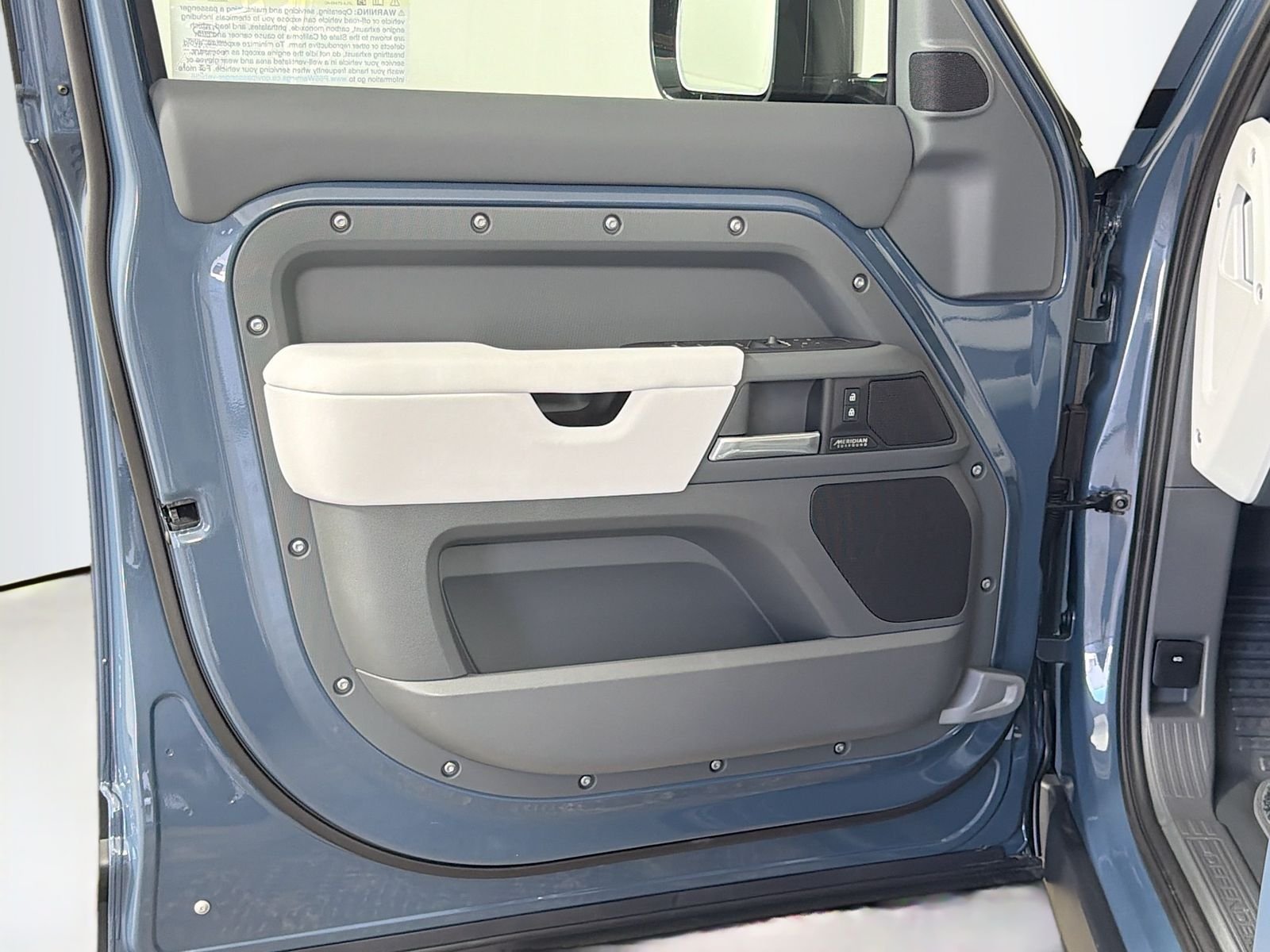New 2026 Tasman Blue Land Rover X-Dynamic SE image 21