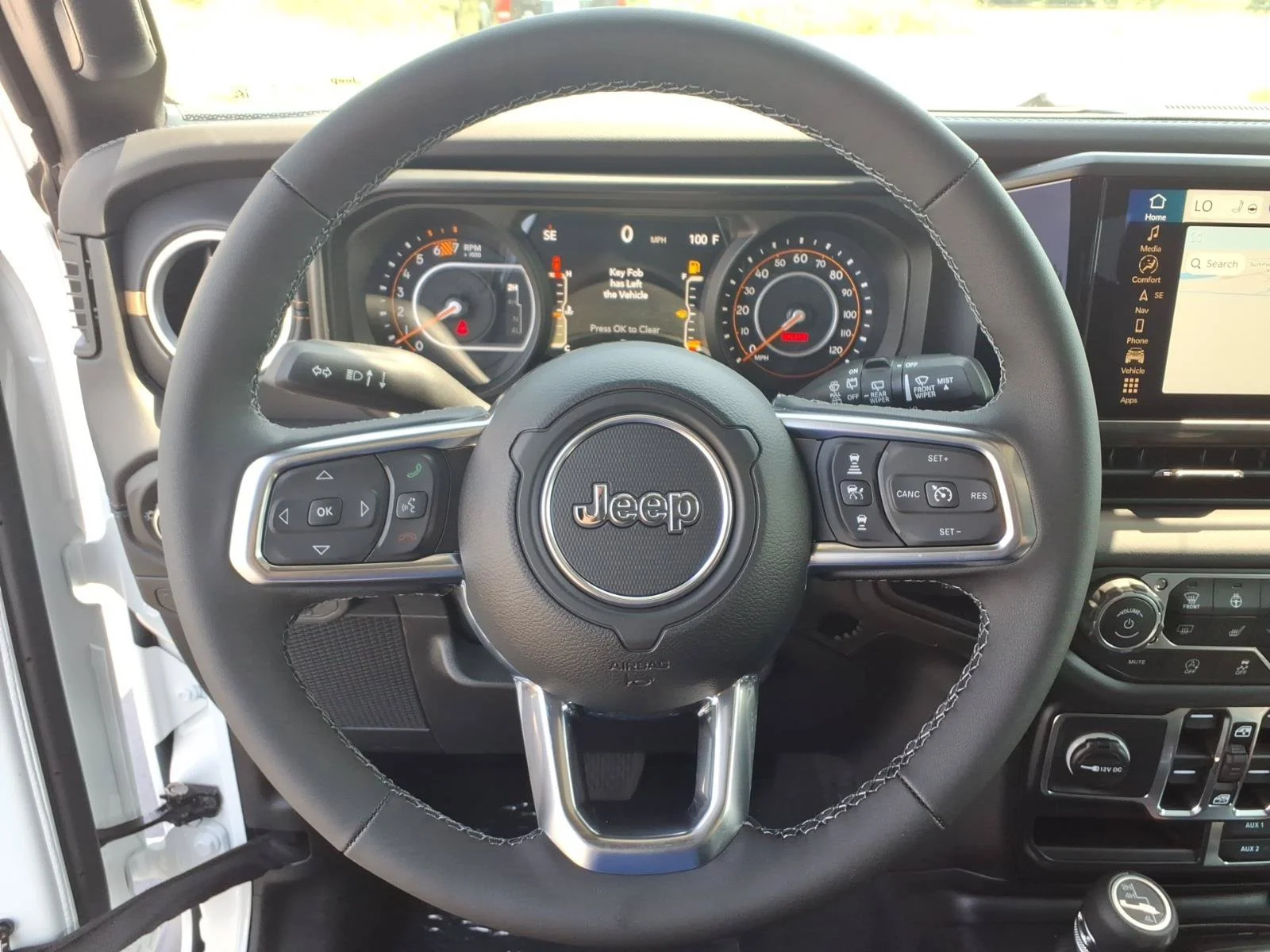 New 2026 Bright White Clear-Coat Exterior Paint Jeep Sahara image 11