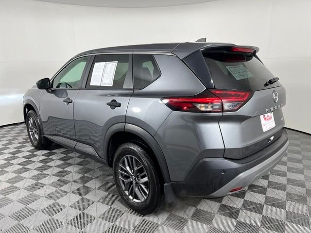 Used 2023 Gray Nissan S image 5