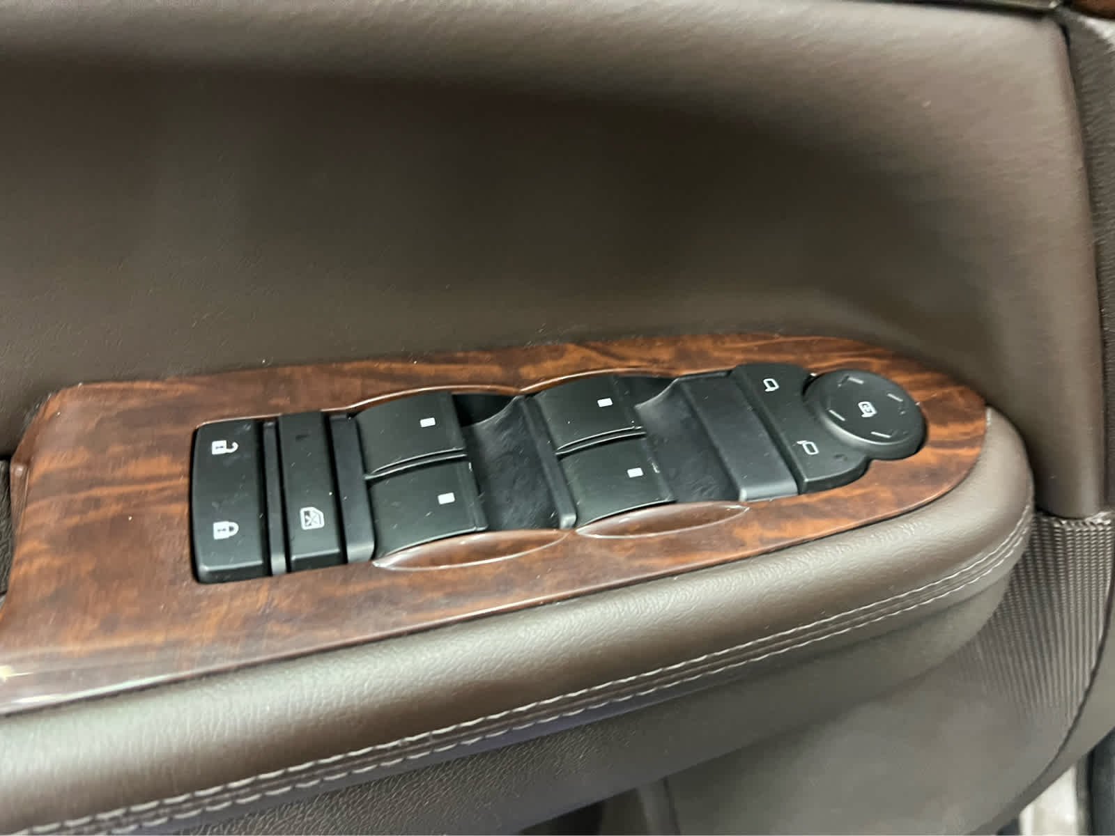 Used 2014 Mocha Bronze Metallic Buick Leather image 18