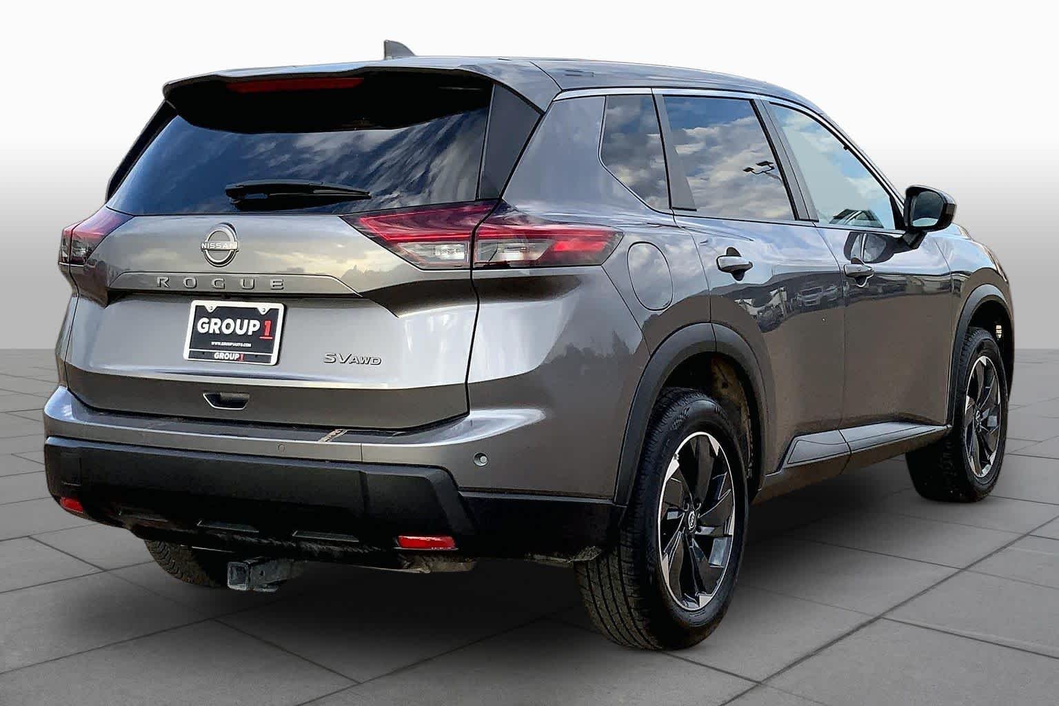 2024 Nissan Rogue SV - Photo 12