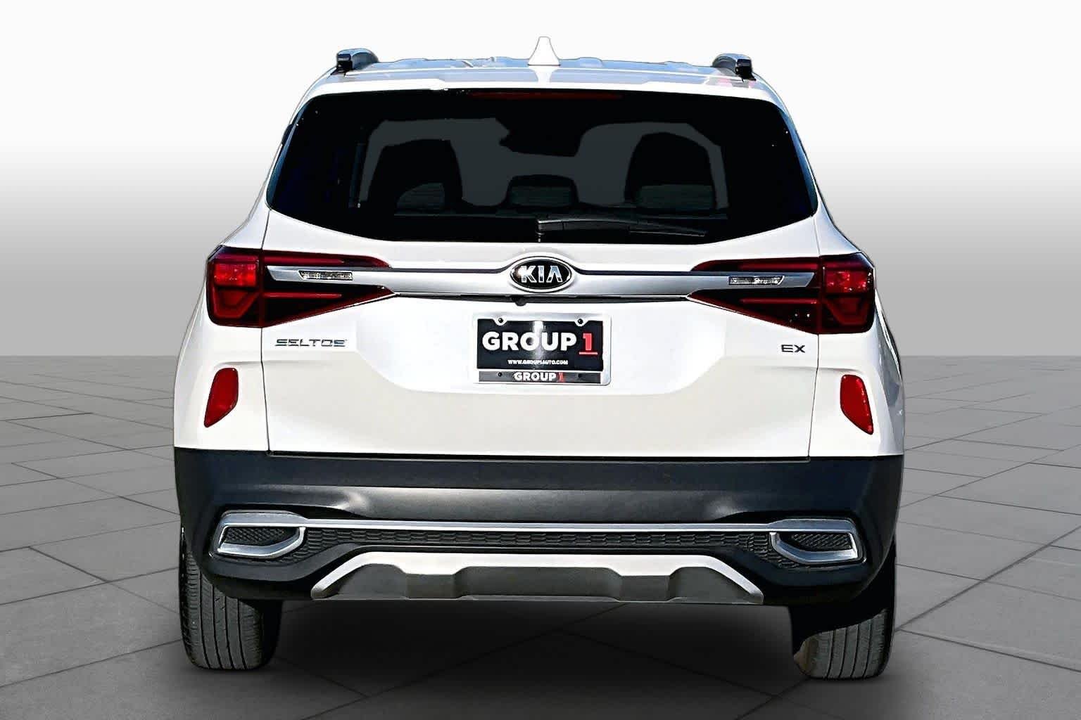 Used 2021 Snow White Pearl Kia EX image 4