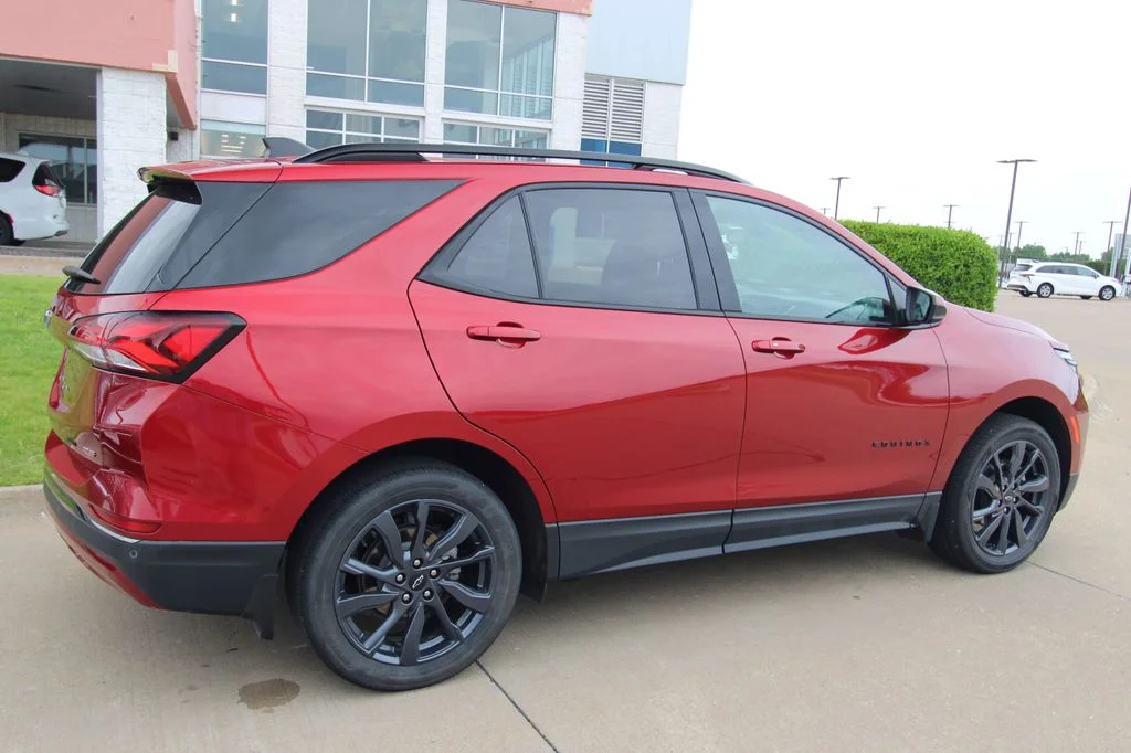 Used 2022  Chevrolet RS image 5