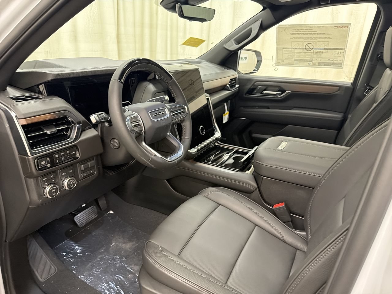 2026 GMC Yukon XL Denali - Photo 14