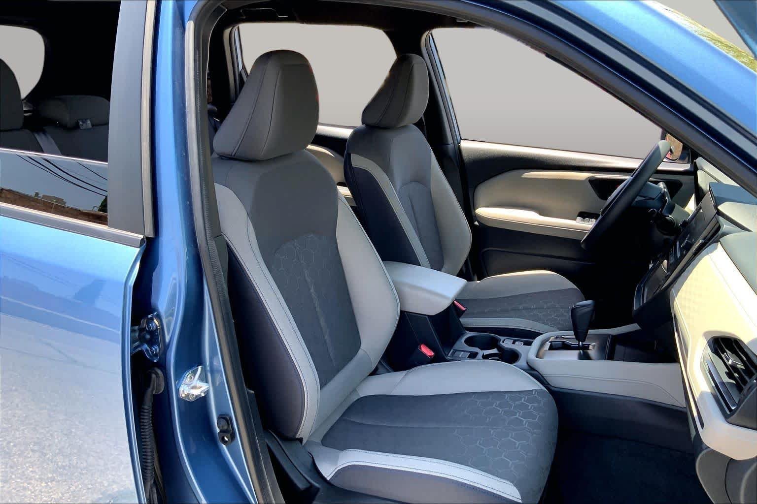 Certified Used 2025 Horizon Blue Pearl Subaru  image 8
