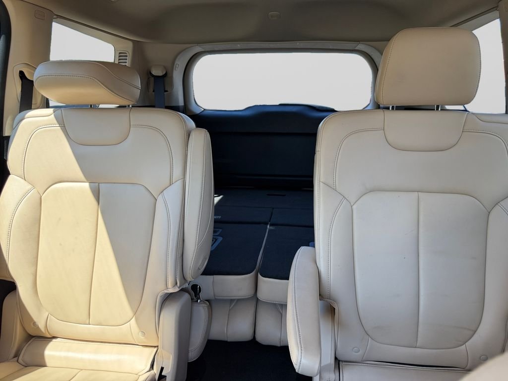 Used 2022 White Jeep Limited image 16