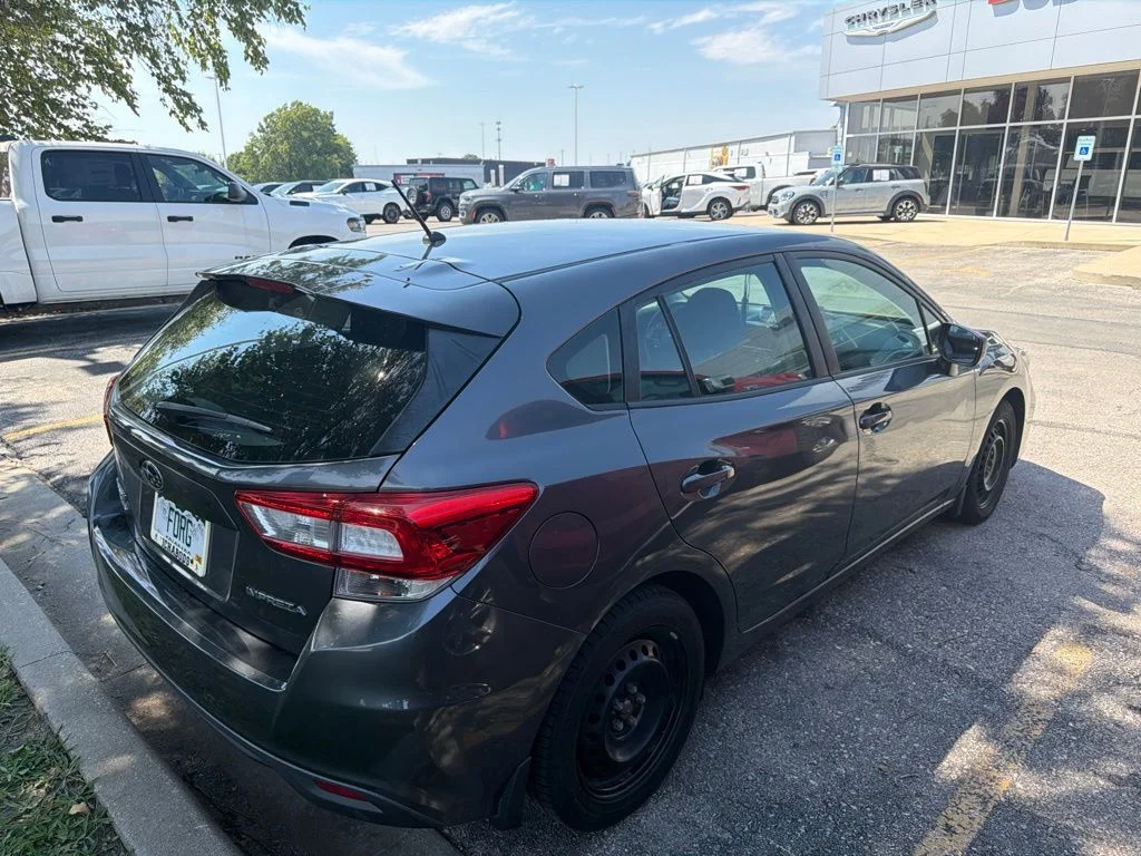 Used 2018 Gray Subaru 2.0i image 8