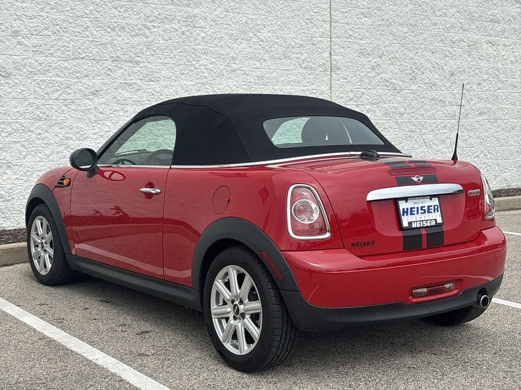 Used 2013 Red MINI  image 11