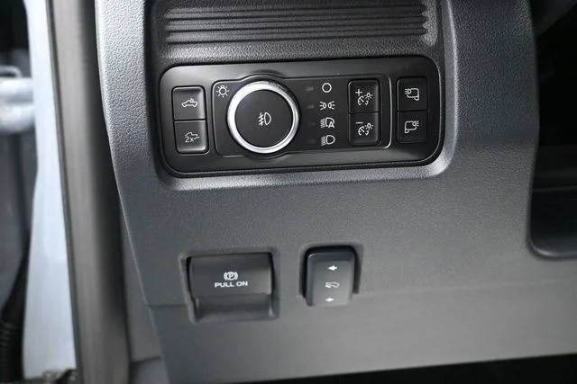 New 2027 Glacier Gray Metallic Tri-Coat Ford F-250® Lariat® image 8