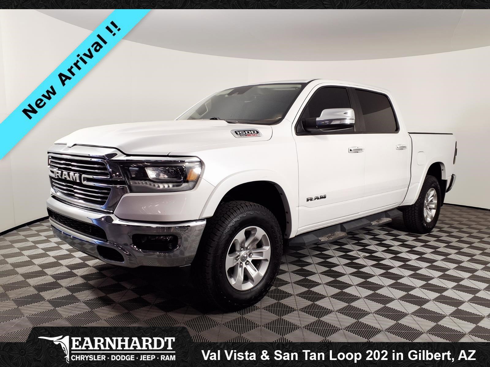 2022 RAM 1500 Laramie 4x4 Crew Cab 5'7's photo