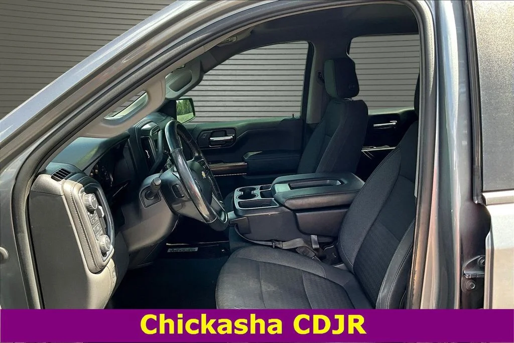 Used 2020 Gray Chevrolet LT image 21
