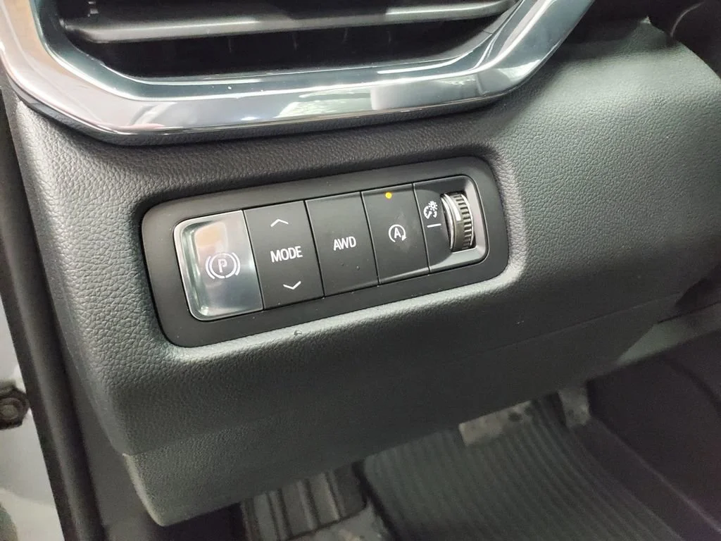 2026 GMC Acadia Denali Ultimate - Photo 13