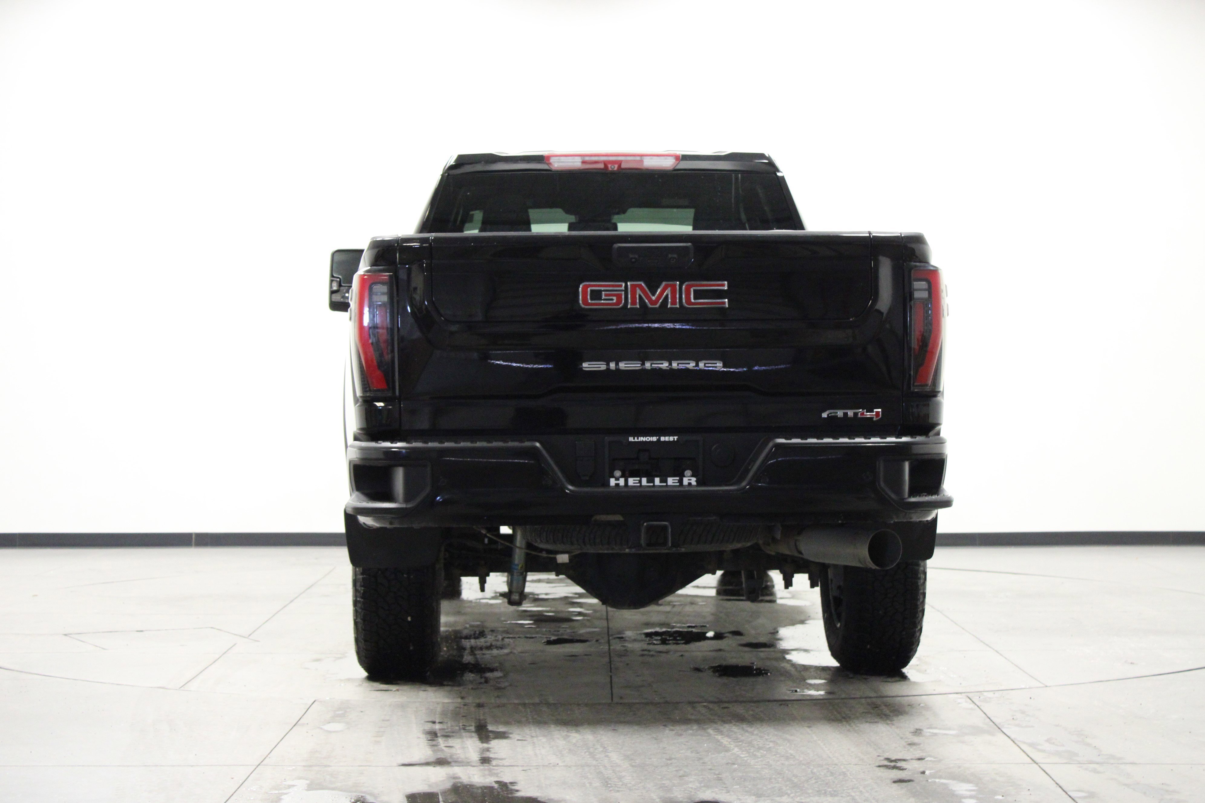 Used 2024 Onyx Black GMC AT4 image 5