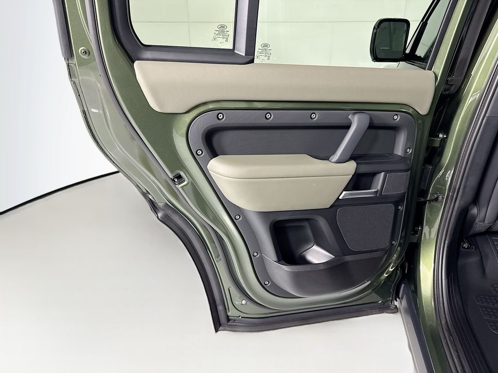 New 2026 Woolstone Green Land Rover S image 28