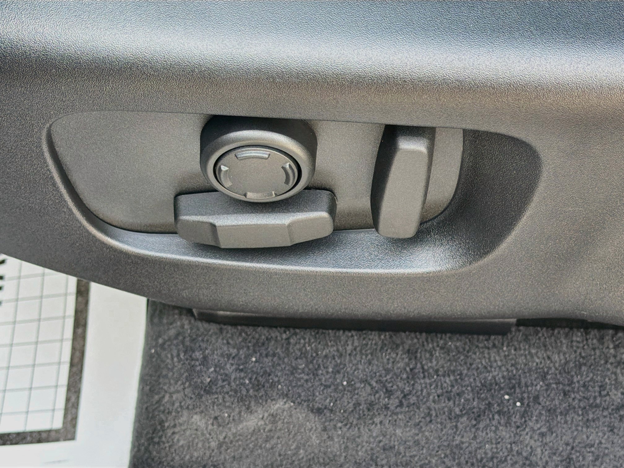 New 2026 Santorini Black Land Rover S image 24