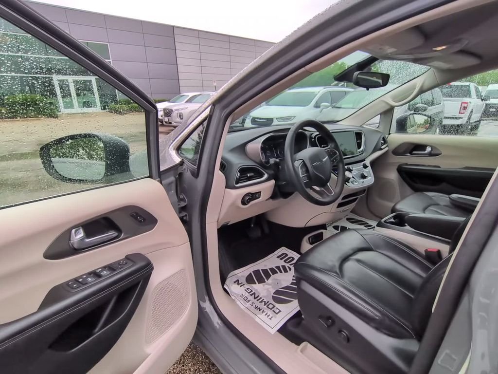 Used 2023 White Chrysler Touring L image 25