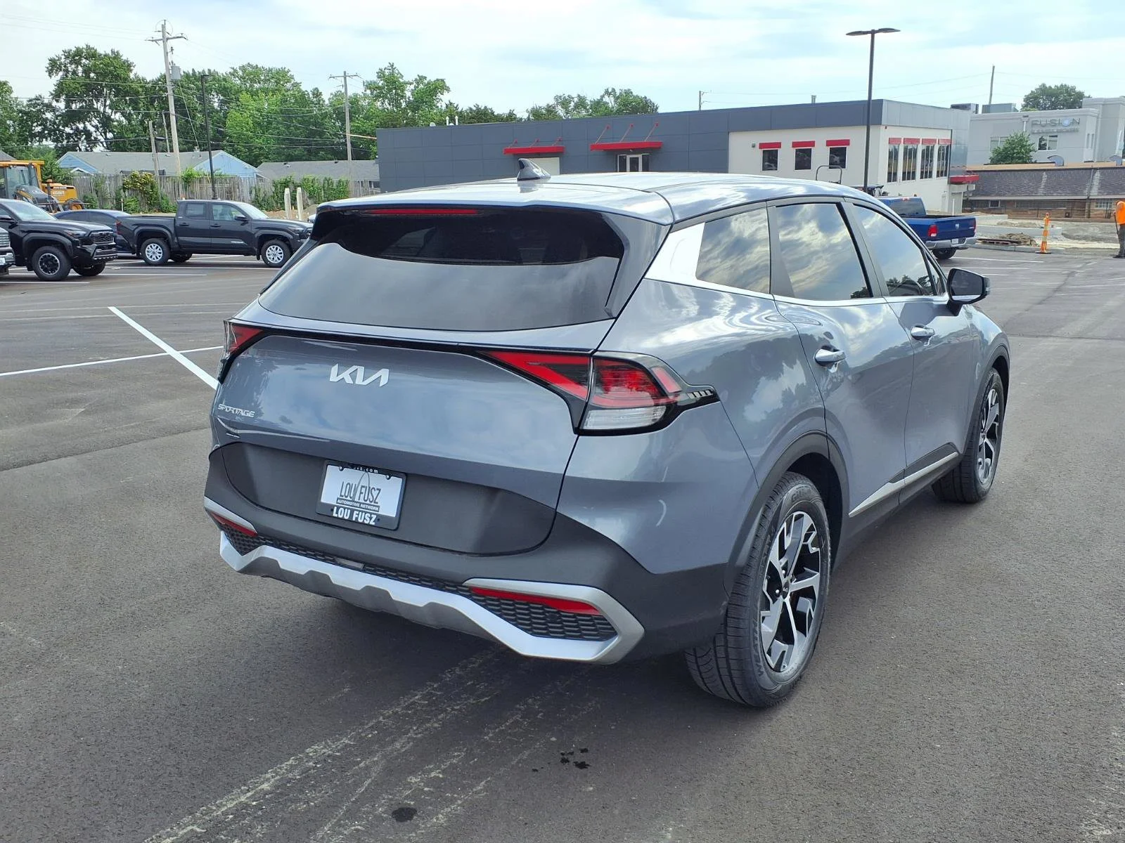 Used 2024 Everlasting Silver Kia EX image 4